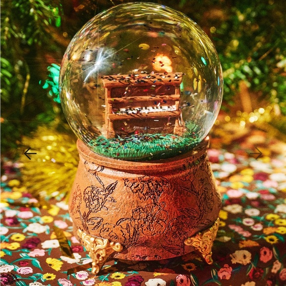 Taylor Swift The Eras Tour Acoustic Piano Snow Globe - Picture 4 of 5